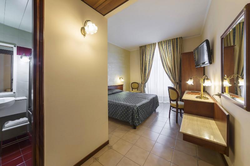 แกรนด์ โฮเทล เตเลเซ Hotel Telese Terme ภายนอก รูปภาพ
